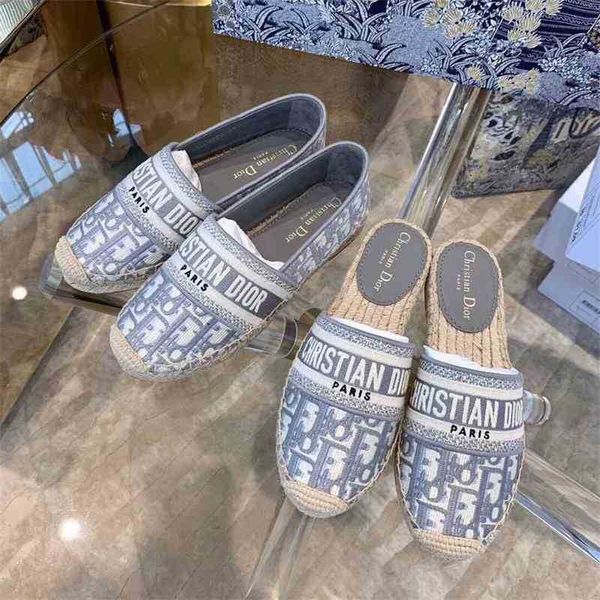 women's shoes: straw weave, hemp rope, old flower, single shoe, lazy woman's shoes, fashion, spring and summer pattern, letter emb, Black
women's shoes: straw weave, hemp rope, old flower, single shoe, lazy woman's shoes, fashion, spring and summer pattern, letter emb, Black