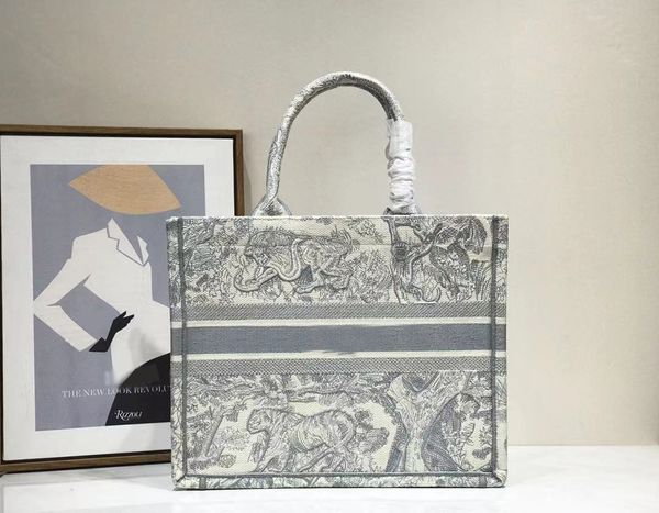 fashion and elegant ladies luxury brand tiger embroidered canvas tote bag large capacity handbag
fashion and elegant ladies luxury brand tiger embroidered canvas tote bag large capacity handbag