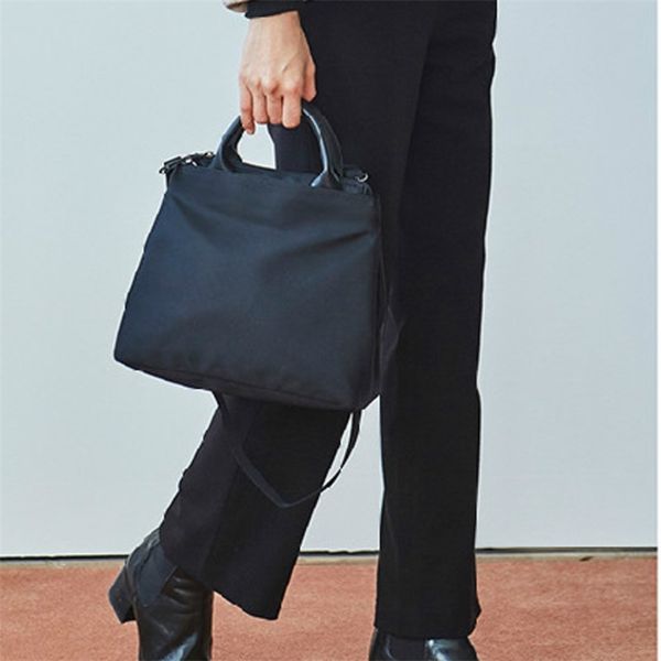 2022 women office messenger handbags fashion large capacity waterproof laphandbag computer bag briefcase bolso hombre mujer 220124
2022 women office messenger handbags fashion large capacity waterproof laphandbag computer bag briefcase bolso hombre mujer 220124