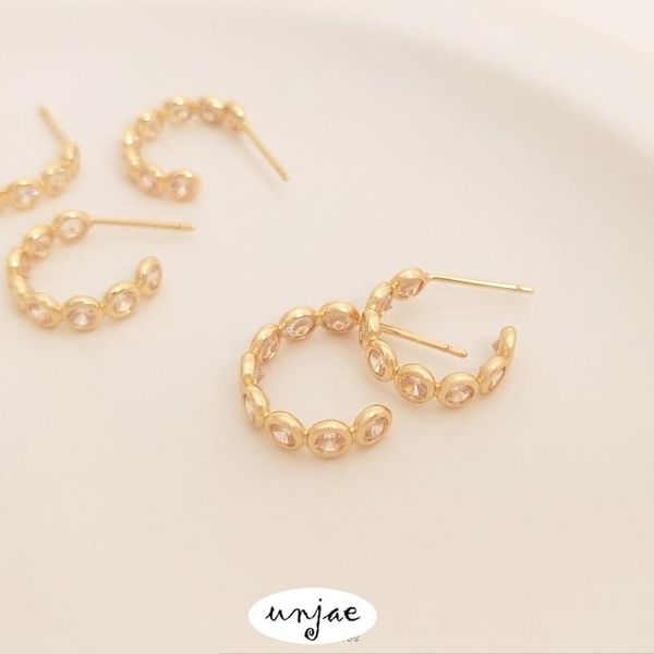 stud customized 14k gold and color-preserving zircon c-ring earrings fashion c-shaped flashing simple, Golden;silver
stud customized 14k gold and color-preserving zircon c-ring earrings fashion c-shaped flashing simple, Golden;silver
