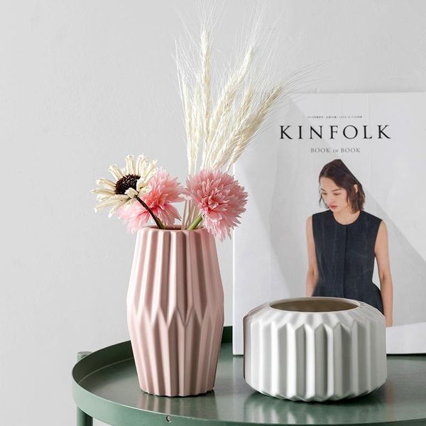 vases 2021 modern style home creative decoration dining table set ceramic vase
vases 2021 modern style home creative decoration dining table set ceramic vase