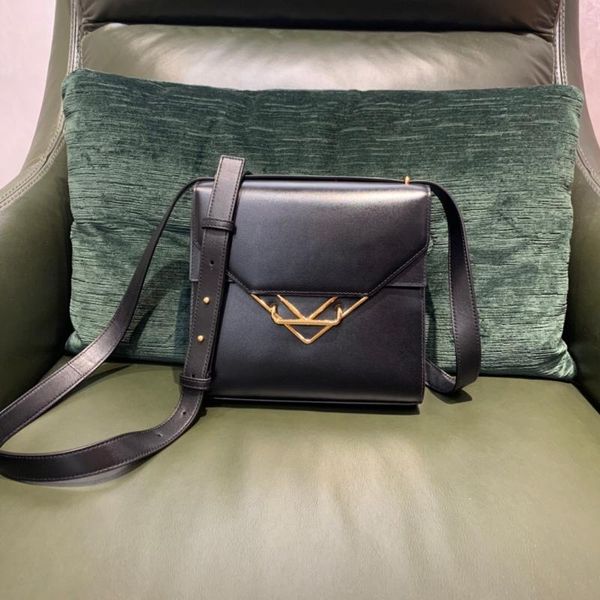 evening bags 2021 spring summer fashion designer luxury women the clip box calf skin v messenger shoulder genuine leather
evening bags 2021 spring summer fashion designer luxury women the clip box calf skin v messenger shoulder genuine leather