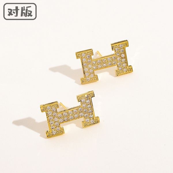 charms earrings 2021 h family letter copper inlaid zircon plated real gold temperament fashion simple female, Golden
charms earrings 2021 h family letter copper inlaid zircon plated real gold temperament fashion simple female, Golden