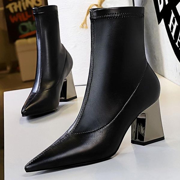 boots 2021 winter warm woman fashion ankle designer pointed toe block 7cm high heels lady fetish prom nightclub shoes, Black
boots 2021 winter warm woman fashion ankle designer pointed toe block 7cm high heels lady fetish prom nightclub shoes, Black