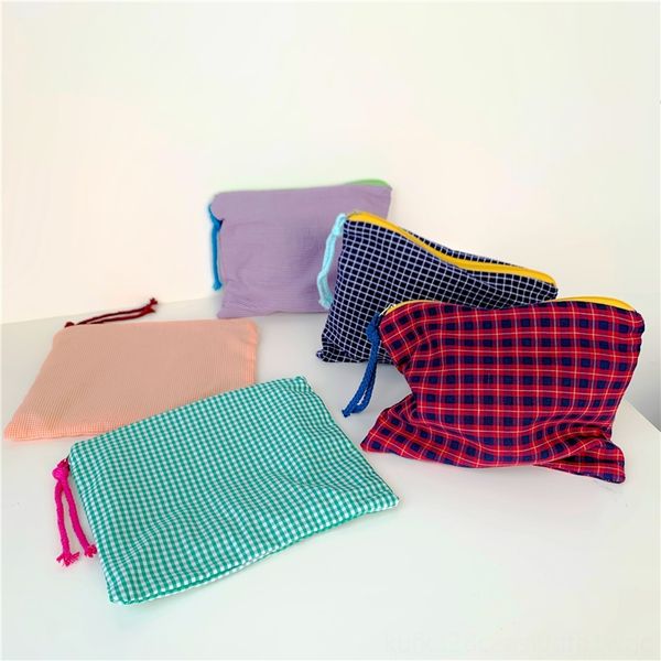 WJJE checkered cosmetic bags cosmetic japanese and korean simple storage file contrast color cotton checkered storage pen bag
WJJE checkered cosmetic bags cosmetic japanese and korean simple storage file contrast color cotton checkered storage pen bag