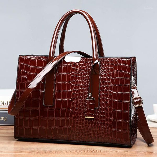 evening bags fashion crocodile pattern hand patent leather shoulder for women 2021 elegant female brand crossbody bag1
evening bags fashion crocodile pattern hand patent leather shoulder for women 2021 elegant female brand crossbody bag1