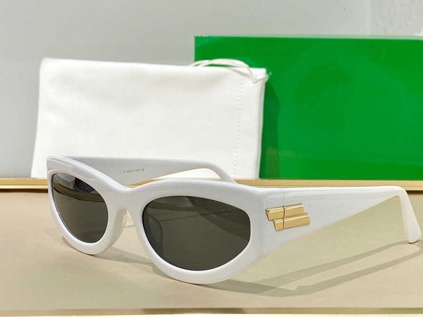 sunglasses for women summer cat eye style 2021 anti-ultraviolet retro plate plank full frame fashion eyeglasses random box, White;black
sunglasses for women summer cat eye style 2021 anti-ultraviolet retro plate plank full frame fashion eyeglasses random box, White;black