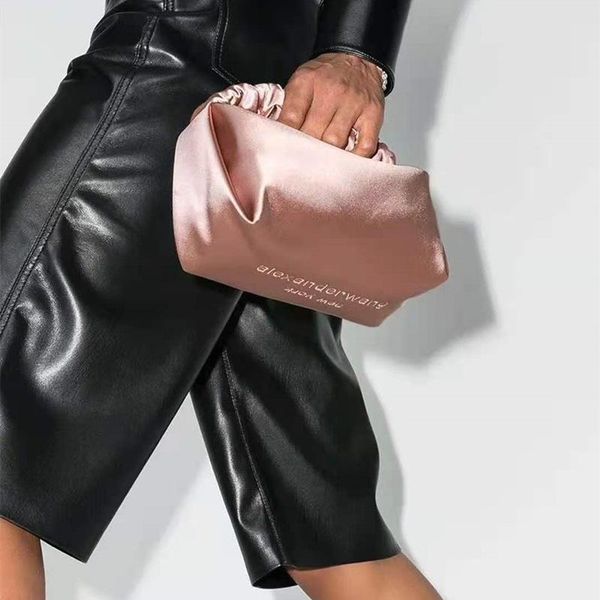 evening bags 2021european and american silk satin pleated mini hand hold women's bag bento fashion trend purse
evening bags 2021european and american silk satin pleated mini hand hold women's bag bento fashion trend purse