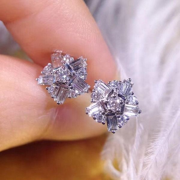 stud classic cute snowflake women earring full paved cz zircon stone luxury female wedding jewelry arrival item, Golden;silver
stud classic cute snowflake women earring full paved cz zircon stone luxury female wedding jewelry arrival item, Golden;silver