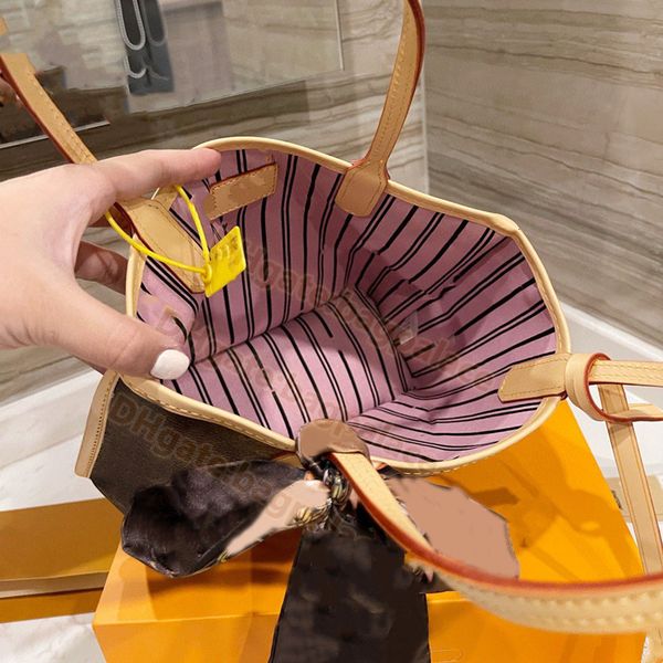 2021 mother shopping bags luxurys designers bag classic retro shoulder handbag messenger women totes fashion handbags printed crossbody
2021 mother shopping bags luxurys designers bag classic retro shoulder handbag messenger women totes fashion handbags printed crossbody