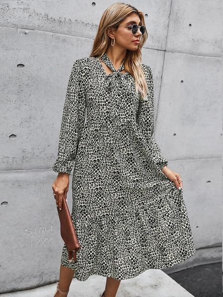 casual dresses 2021 floral printed chiffon women's long sleeve dress women fall high waist french slim vintage lady, Black;gray
casual dresses 2021 floral printed chiffon women's long sleeve dress women fall high waist french slim vintage lady, Black;gray