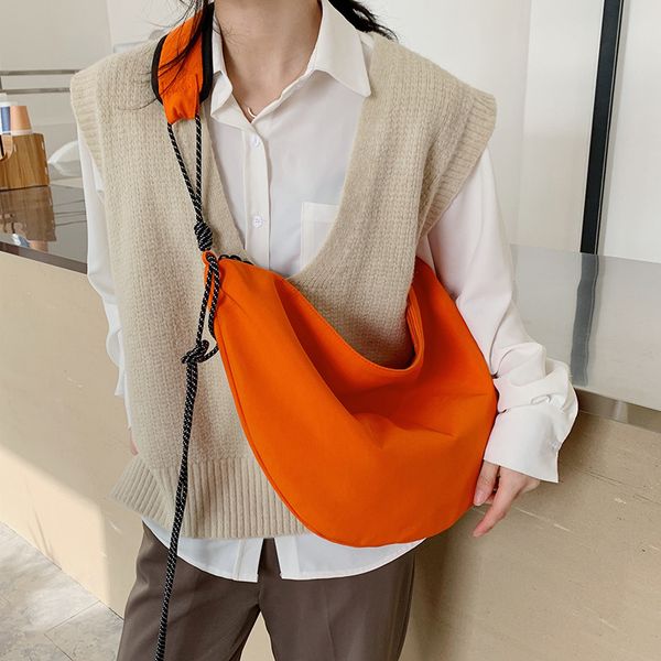 casual nylon women hobos bag large capacity female travel bag 2021 ladies shoulder bags solid tassel big handbags green l003
casual nylon women hobos bag large capacity female travel bag 2021 ladies shoulder bags solid tassel big handbags green l003