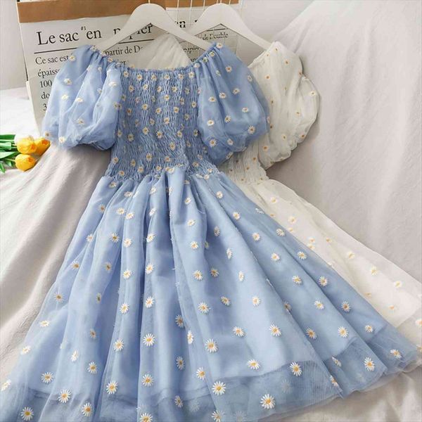 sweet little daisy embroidered womens dresses folds slash neck high waist slimming puff sleeve net gauze a line dress vestidos, Black;gray
sweet little daisy embroidered womens dresses folds slash neck high waist slimming puff sleeve net gauze a line dress vestidos, Black;gray
