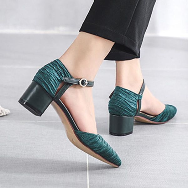 dress shoes buckle high heels pointed toe stiletto wild hollow single women's summer 2021, Black
dress shoes buckle high heels pointed toe stiletto wild hollow single women's summer 2021, Black