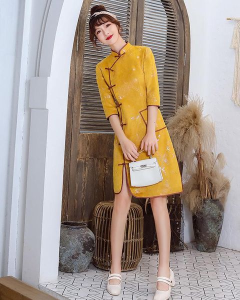 elegant chinese style dress yellow suede cheongsam slim split women qipao vintage mandarin collar vestidos plus size ethnic clothing, Red
elegant chinese style dress yellow suede cheongsam slim split women qipao vintage mandarin collar vestidos plus size ethnic clothing, Red