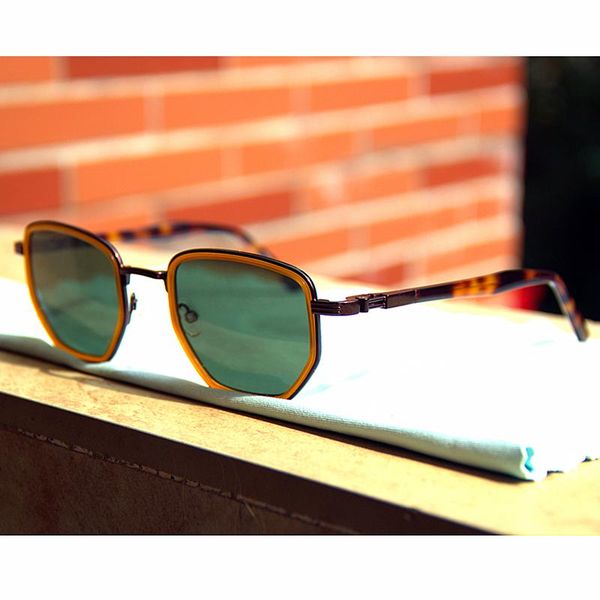 sunglasses vintage fashion irregular polygon titanium hugo import acetate uv400 polarized women man eyeglasses, White;black
sunglasses vintage fashion irregular polygon titanium hugo import acetate uv400 polarized women man eyeglasses, White;black