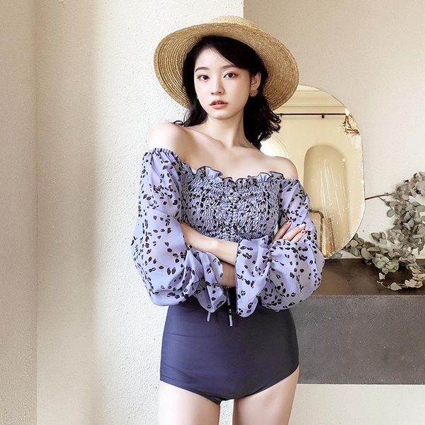 women's swimwear women chiffon print long sleeve two piece swimsuit korea one shoulder shrivel up bandeau bathing suit, White;black
women's swimwear women chiffon print long sleeve two piece swimsuit korea one shoulder shrivel up bandeau bathing suit, White;black