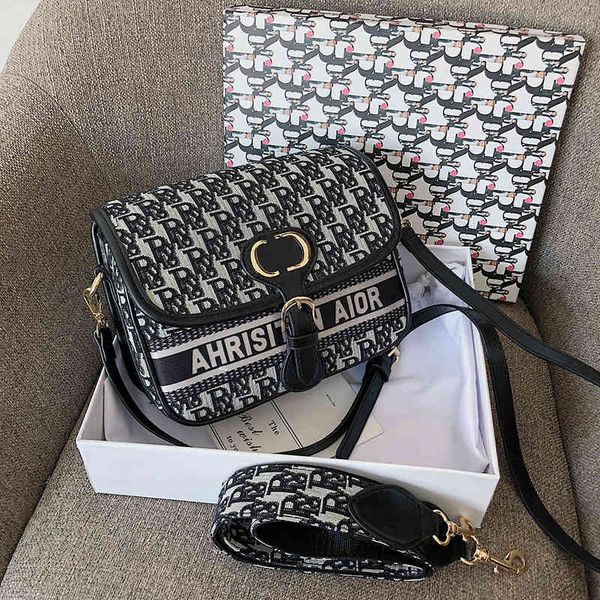 messenger bags messenger 2022 canvas fashion letter small square with gift box women's bag
messenger bags messenger 2022 canvas fashion letter small square with gift box women's bag