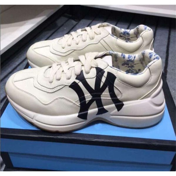 Casual shoes Watermelon 2021 Designer Rhyton Sneakers Beige Men Trainers Vintage Luxury Chaussures Ladies Shoes with Box Size 35-46, Color 3
Casual shoes Watermelon 2021 Designer Rhyton Sneakers Beige Men Trainers Vintage Luxury Chaussures Ladies Shoes with Box Size 35-46, Color 3
