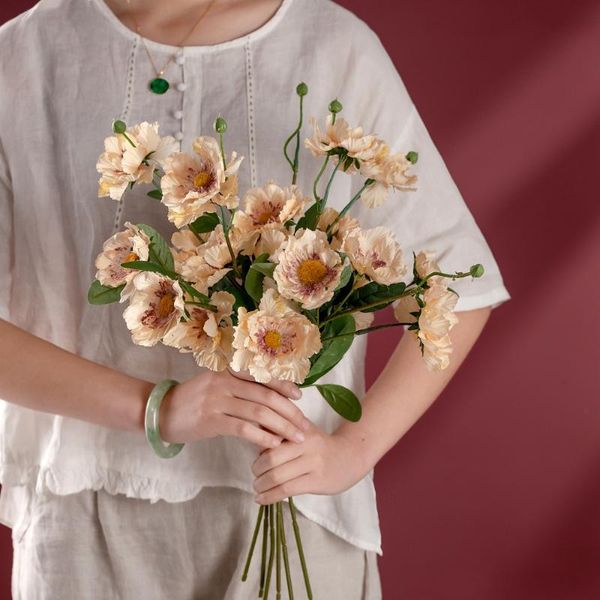 decorative flowers & wreaths artificial vintage chrysanthemum bouquet hydrangea peony bride holding fake home wedding decoration
decorative flowers & wreaths artificial vintage chrysanthemum bouquet hydrangea peony bride holding fake home wedding decoration