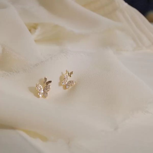 silver crystal shiny butterfly stud earrings women simple temperament wedding party jewelry 674 z2, Golden;silver
silver crystal shiny butterfly stud earrings women simple temperament wedding party jewelry 674 z2, Golden;silver