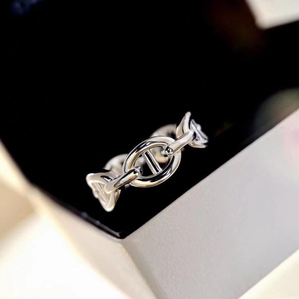 luxury rings new fashion creative jewelry enamel for women man designer h letter band rings woman party wedding lovers gift with box, Silver
luxury rings new fashion creative jewelry enamel for women man designer h letter band rings woman party wedding lovers gift with box, Silver