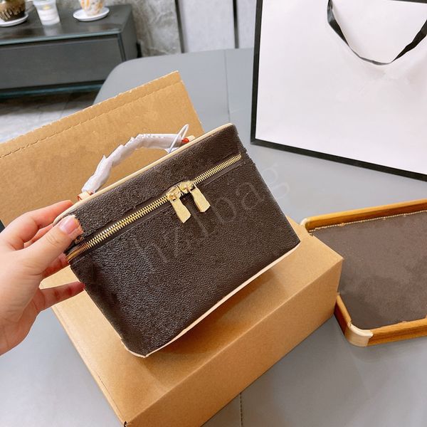 makeup bag women letter flower make up pouch fashion cosmetic bagss cases handbag shoulder bags
makeup bag women letter flower make up pouch fashion cosmetic bagss cases handbag shoulder bags