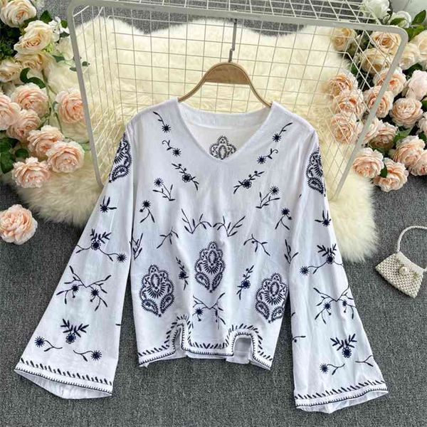 spring fashion temperament blouse female embroidery blusav collar trumpet sleeve loose large size slimming shirt gk093 210506, White
spring fashion temperament blouse female embroidery blusav collar trumpet sleeve loose large size slimming shirt gk093 210506, White