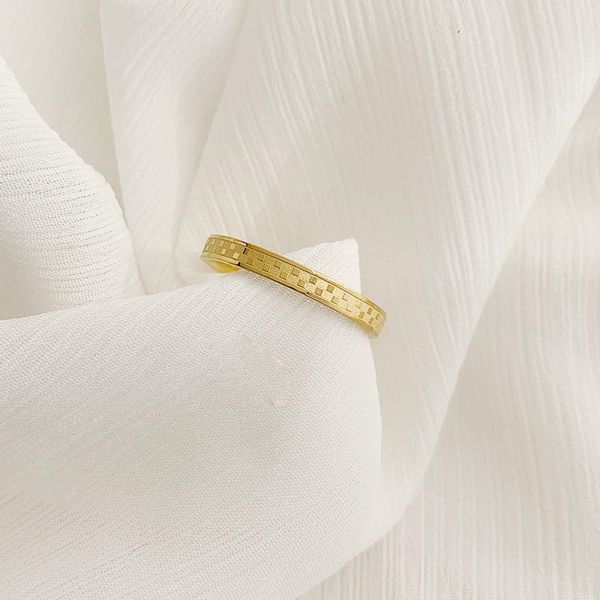 wedding rings yun ruo 2021 18k gold color vintage simple square lattice ring woman finger fashion personality titanium steel jewelry, Slivery;golden
wedding rings yun ruo 2021 18k gold color vintage simple square lattice ring woman finger fashion personality titanium steel jewelry, Slivery;golden