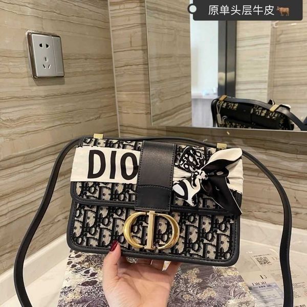 d di ce 2021 casual and versatile, fashionable one shoulder slung headcoat, cowhide star's same women's bag zly
d di ce 2021 casual and versatile, fashionable one shoulder slung headcoat, cowhide star's same women's bag zly
