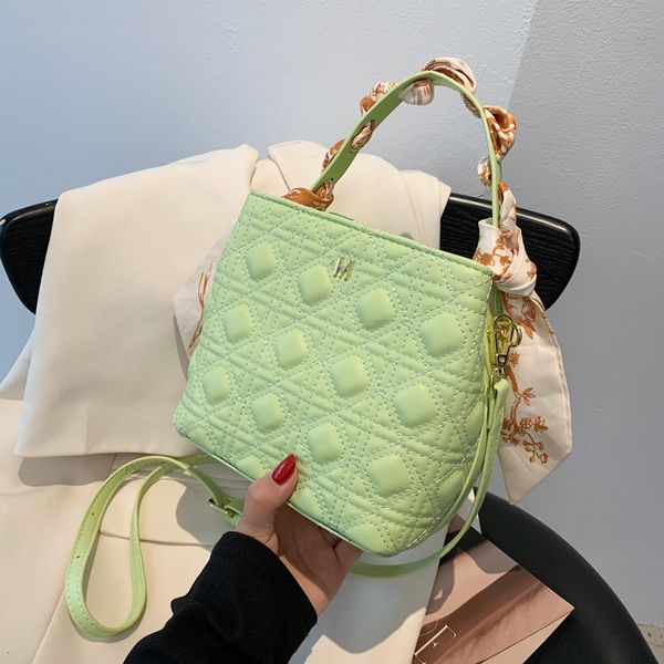 handbag bucket bag 2021 fashion lingge portable large capacity women's soft leather texture single shoulder messenger
handbag bucket bag 2021 fashion lingge portable large capacity women's soft leather texture single shoulder messenger