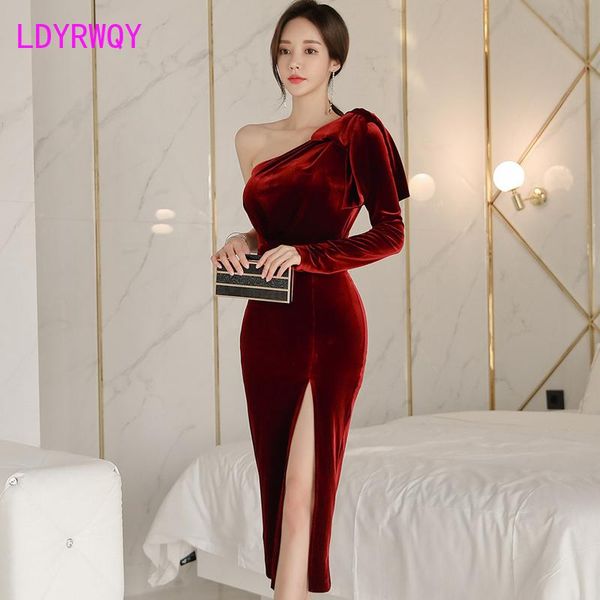 casual dresses 2021 korean spring style oblique shoulder high split gold velvet ladies dress women zippers solid asymmetrical, Black;gray
casual dresses 2021 korean spring style oblique shoulder high split gold velvet ladies dress women zippers solid asymmetrical, Black;gray