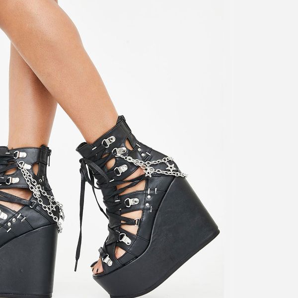 2022 brand new wedges cage ankle bootie shoes summer gothic shoes woman platform high heeled casual gladiator sandals, Black
2022 brand new wedges cage ankle bootie shoes summer gothic shoes woman platform high heeled casual gladiator sandals, Black