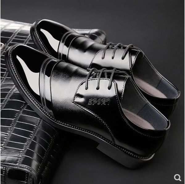 men's business suits, black patent leather shoes, trendy spring autumn korean version of british pointed toe dress shoes
men's business suits, black patent leather shoes, trendy spring autumn korean version of british pointed toe dress shoes