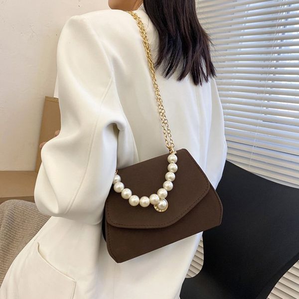 french leisure pearl women's 2021 simple chain foreign style messenger dinner portable small square bag
french leisure pearl women's 2021 simple chain foreign style messenger dinner portable small square bag