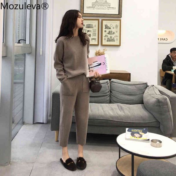 knitted 2 pieces set women autumn winter thick warm o-neck loose sweater+ankle-length pants cashmere suit 210427, White;black
knitted 2 pieces set women autumn winter thick warm o-neck loose sweater+ankle-length pants cashmere suit 210427, White;black
