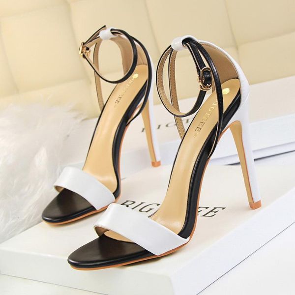 boots funny2021 fashionable 267-3 nightclub thin super high heel color matching with open toe hollow women's sandals, Black
boots funny2021 fashionable 267-3 nightclub thin super high heel color matching with open toe hollow women's sandals, Black