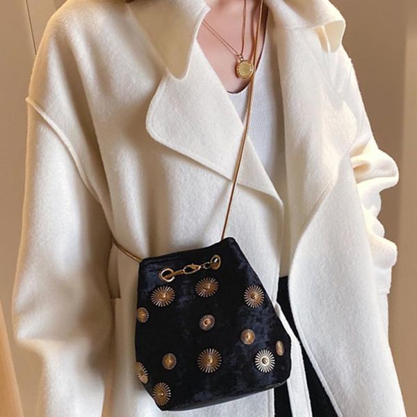 evening bags women's shoulder bucket bag elegant velvet handbag tote crossbody with golden chain strap
evening bags women's shoulder bucket bag elegant velvet handbag tote crossbody with golden chain strap