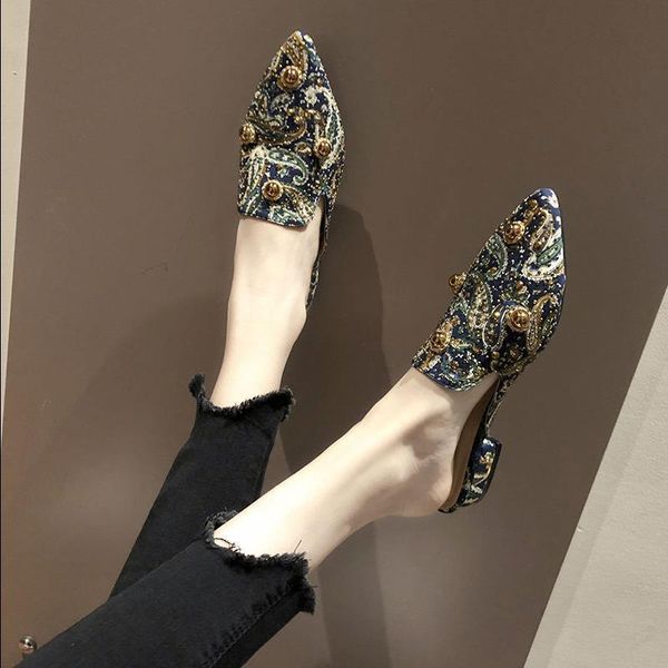 slippers 2021 spring and summer women's color matching fashion personality korean rhinestone rivets baotou flat bottom mulle, Black
slippers 2021 spring and summer women's color matching fashion personality korean rhinestone rivets baotou flat bottom mulle, Black