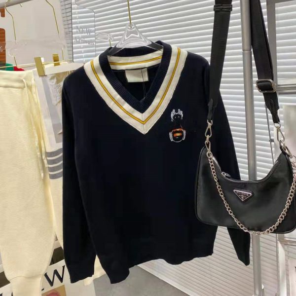 2021 autumn new fashion brand bee embroidery loose casual slim men's and women's knitted sweater, White;black
2021 autumn new fashion brand bee embroidery loose casual slim men's and women's knitted sweater, White;black