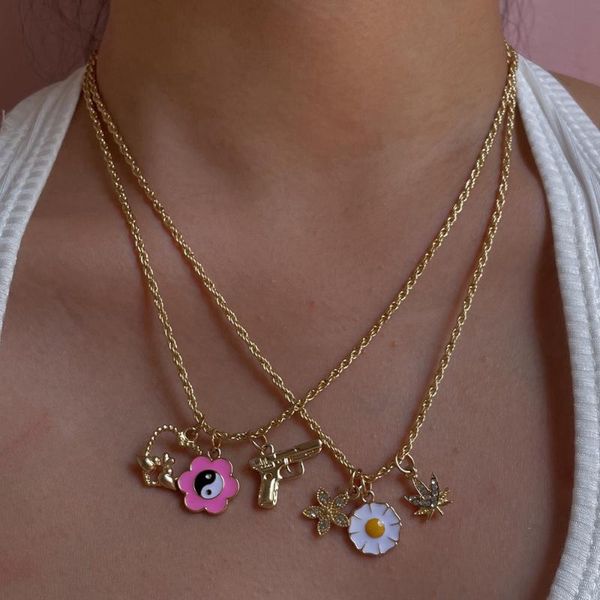 chains vintage gold silver color twisted chain necklace fashion flowers leaf letter rhinestone pendant for women boho jewelry
chains vintage gold silver color twisted chain necklace fashion flowers leaf letter rhinestone pendant for women boho jewelry