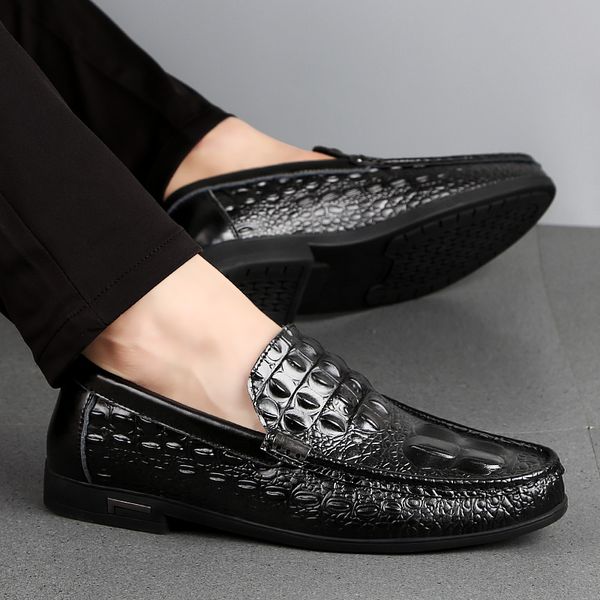 shoes men loafers leather moccasin crocodile style footwear slip on flat driving boat shoes classical male chaussure homme 38-57, Black
shoes men loafers leather moccasin crocodile style footwear slip on flat driving boat shoes classical male chaussure homme 38-57, Black