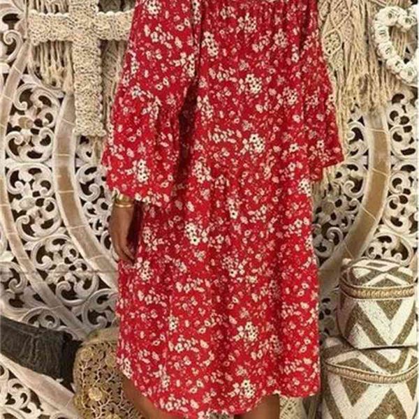 2020 summer print loose fitting dress with autumn long sleeves, White;black 
2020 summer print loose fitting dress with autumn long sleeves, White;black