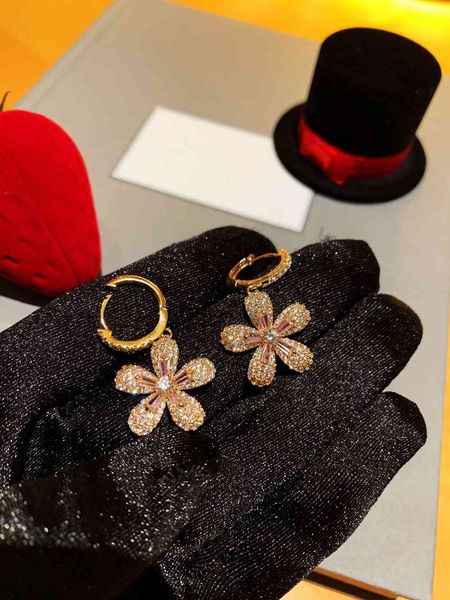 stud earrings d family colorful compass flower with s925 silver ear nails, Golden;silver
stud earrings d family colorful compass flower with s925 silver ear nails, Golden;silver