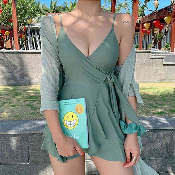 ruffle swimsuit women solid swimwear push up monokini skirt swim suit belt trikini pad bathing wrap korea style 210728, White;black
ruffle swimsuit women solid swimwear push up monokini skirt swim suit belt trikini pad bathing wrap korea style 210728, White;black