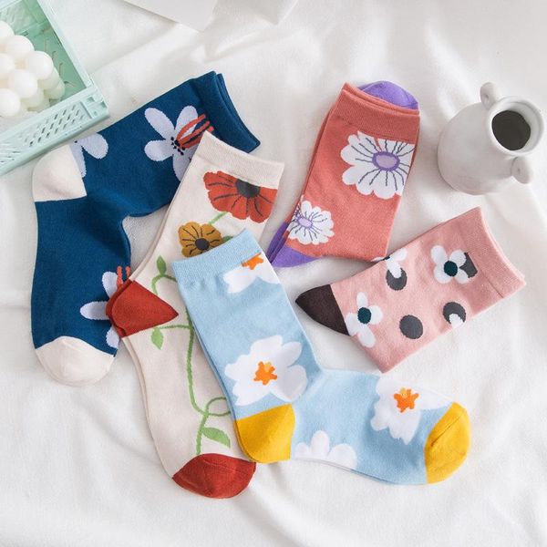 cartoon flower cute women socks cotton cozy breathable autumn winter korean style harajuku casual girls sock streetwear & hosiery, Black;white
cartoon flower cute women socks cotton cozy breathable autumn winter korean style harajuku casual girls sock streetwear & hosiery, Black;white