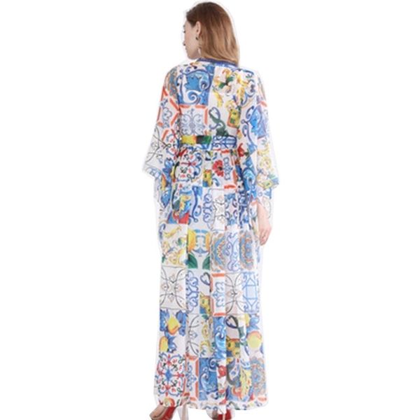 the latest high-quality five-point sleeve v-neck printed silk holiday in europe and america, Black
the latest high-quality five-point sleeve v-neck printed silk holiday in europe and america, Black