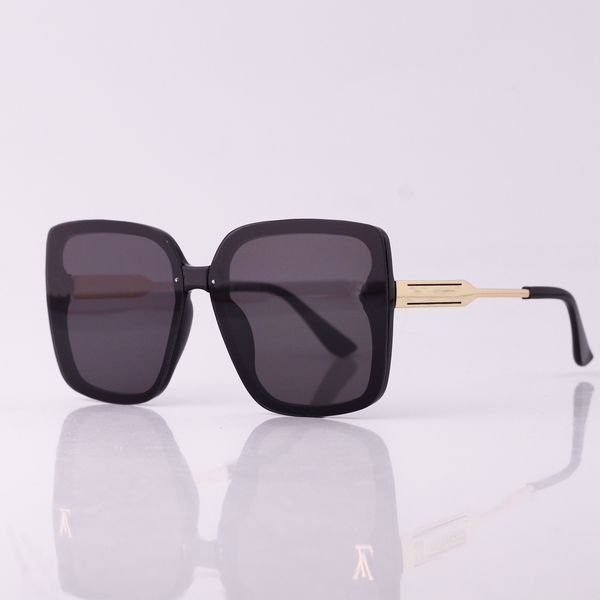 2021 square sunglasses women designer luxury man/woman sun glasses classic vintage uv400 outdoor oculos de sol with box and case 2229, White;black
2021 square sunglasses women designer luxury man/woman sun glasses classic vintage uv400 outdoor oculos de sol with box and case 2229, White;black