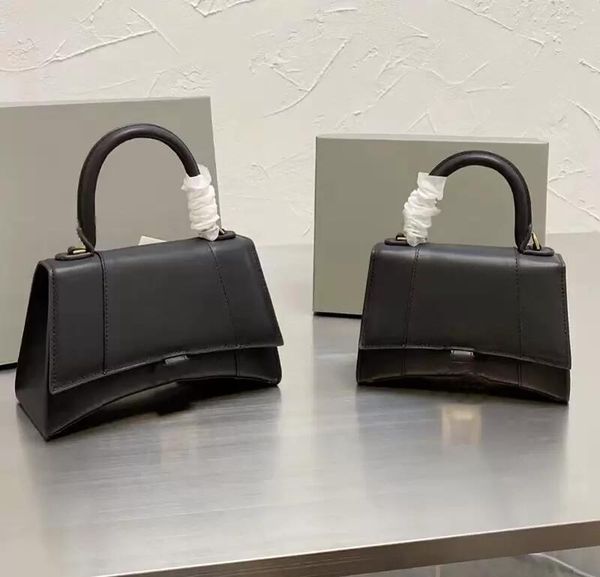 2021 single zipper wallet the most stylish way to carry around money, cards and coins men purse card holder long business, women handbags, Red;black
2021 single zipper wallet the most stylish way to carry around money, cards and coins men purse card holder long business, women handbags, Red;black