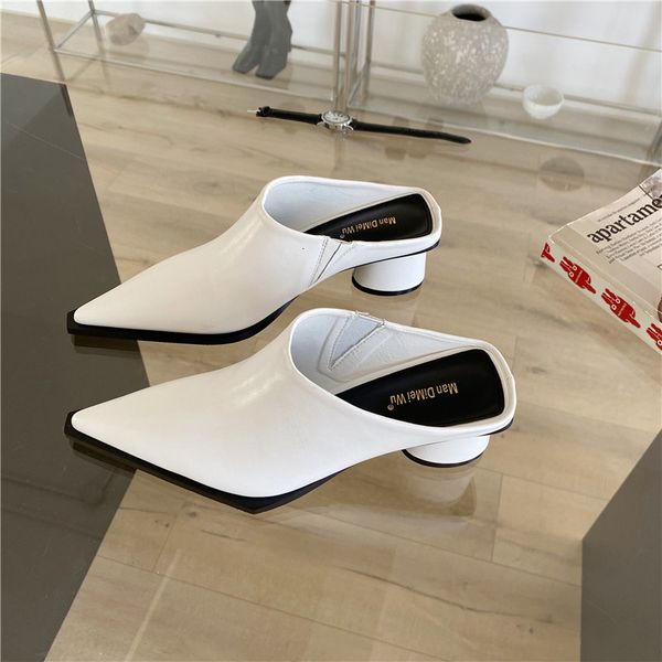 slippers 2021 design pointed toe women mules shoes gladiator sandals slides black/white slip on round heels summer 5hck
slippers 2021 design pointed toe women mules shoes gladiator sandals slides black/white slip on round heels summer 5hck